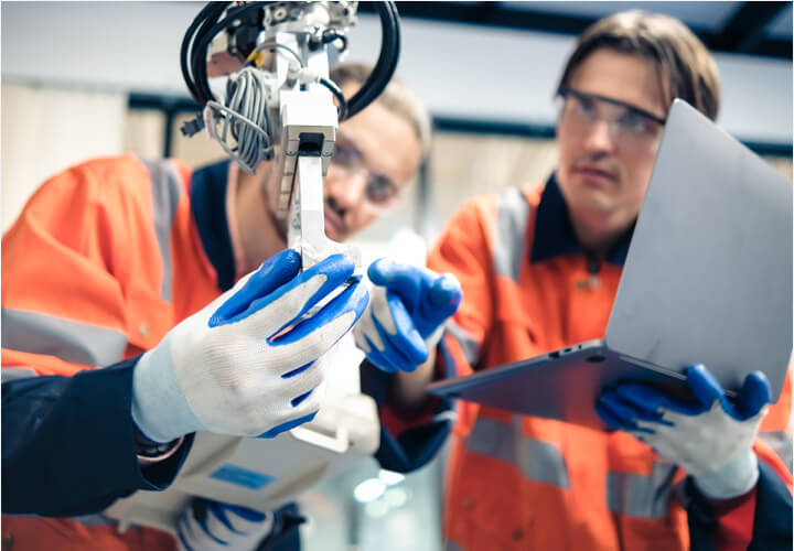 优质的在职培训机会，有机会与高水平团队一起工作